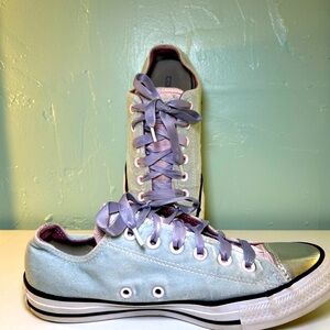 Velvet CONVERSE Sneaker Women’s size 9